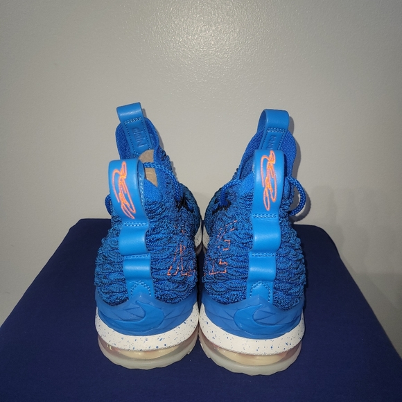 LeBron 15 Hardwood Classics - Picture 4 of 8